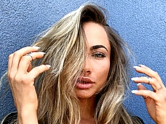 Fingern, Klaffend, Handjob, Masturbation, Milf, Piercing, Solo, Tätowierung