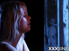 Gros seins, Sucer une bite, Tir de sperme, Gorge profonde, En levrette, Hard, Mère que j'aimerais baiser, Seins naturels