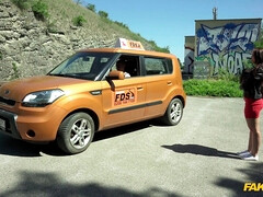 Enthousiasteling, Grote mammen, Universiteit, Zoenen, Likken, Tatoeage, Trio, Nat