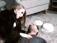 Anal, Cul, Gros seins, Sucer une bite, Plantureuse, Gorge profonde, Piercing, Jarretelles