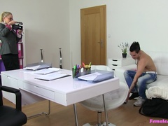 Amateur, Sucer une bite, Tromperie, Tir de sperme, Faciale, Femelle, Bureau, Pov