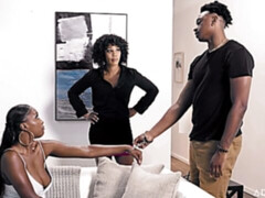 Amateur, Gros cul, Grosse bite, Gros seins, Brunette brune, En levrette, Plan cul à trois, Nénés