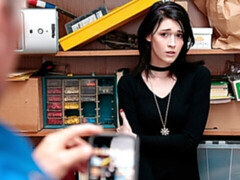 Blasen, Braunhaarige, Geschnappt, Handjob, Rasiert, Jungendliche (18+), Titten, Uniform