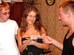 Leie, Schlafzimmer, Braunhaarige, Gehörnter ehemann, Hundestellung, Natürlichen titten, Jungendliche (18+), Titten