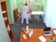 Gros seins, Médecin, En levrette, Branlette thaïlandaise, Léchez, Infirmière, Bureau, Uniforme