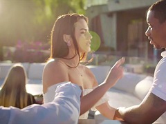 69, Grosse bite, Noire, Sucer une bite, Faciale, Embrassement, Chevaucher, Nénés