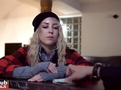 Blonde, Sucer une bite, Femelle, Hôtel, Seins naturels, Orgasme, Rasée, Douche