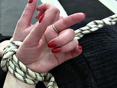 Bondage discipline sadomasochisme, Bruinharig, Voeten fetish