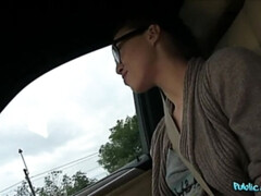 Amateur, Mamada, Coche, Estilo perrito, Muñeca, Al aire libre, Pov, Coño