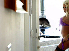 Семяизвержение, Милф, Киски, Тату