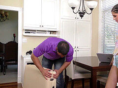 Брюнетки, Сперма на лице, Пальцем, Киски