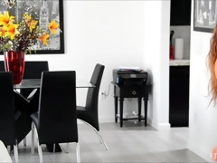 In den arsch, Tanzen, Extrem, Masturbation, Orgasmus, Öffentlich, Spielzeuge, Unter dem rock