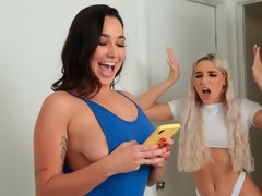 Cul, Gros cul, Blonde, Sucer une bite, Doigter, Branlette thaïlandaise, Culottes ou slips, Dénudage