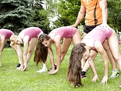 18, デカ尻, デカパイ, フェラチオ, バック, 女 人男 人, ガリガリ, ティーン