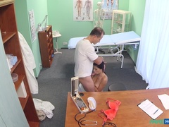 Mamada, Médico, Estilo perrito, Penetracion con dedos, Oficina, Pov, Coño, Voyeur