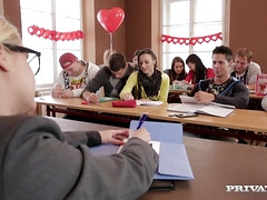 18 jahre, Braunhaarige, Doppelpenetration, Orgie, Dürr, Jungendliche (18+), Flotter dreier