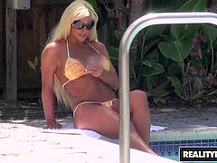 Culo grande, Mamada, Botas, Corridas