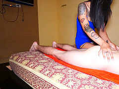 Grosse bite, Petite femme, Suçant, Tatouage, Thaïlandaise