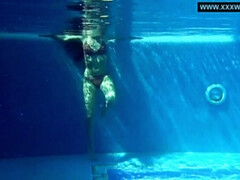 18 летние, Жопа, Красотки, Большая жопа, Бикини, Брюнетки, Молоденькие, Под водой