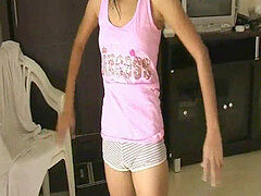 Любители, Азиатки, Минет, Семяизвержение, Сперма на лице, Мастурбация, Бритые, Молоденькие