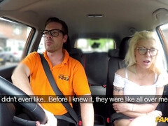 Leie, Grosse titten, Blondine, Blasen, Absätze, Lesbisch, Milf, Im freien