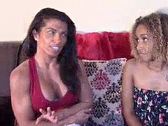 Enthousiasteling, Zwart, Huisgemaakt, Latijnse vrouw, Lesbisch, Moeder die ik wil neuken, Taboe, Speelgoed