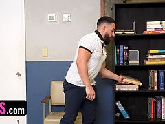 Noire, Sucer une bite, Le plan cul à quatre, Partouze, Groupe, Hard, Orgie, Uniforme