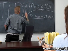 18 jaar, Jonge meid, Universiteit, Hardcore, Man, Student, Lerarin, Tiener