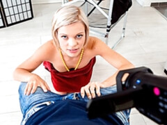 お尻, ブロンド, バック, 剃毛, ガリガリ, ストリッピング, タトゥー, ティーン