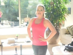 Bailar, Extremo, Penetracion con puños, Masaje, Masturbación, Orgasmo, Público, Solo