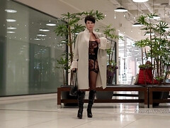 18 jaar, Enthousiasteling, Blond, Bruinharig, Rondborstig, Flashing, Masturbatie, Tiener