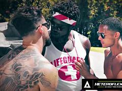 Anaal, Grote lul, Fetisj, Vingeren, Homo, Handbeurt, Hardcore, Buiten