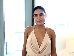 18 ans, Noire, Mignonne, Fille latino, Seins naturels, Petite femme, Pov, Adolescente