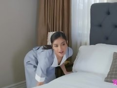 Besar, Latina, Lesbiana, Lamidas, Masturbación, Tetas naturales, Estriptis, Adolescente