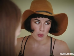 Grosse bite, Sucer une bite, Brunette brune, Queue, Famille, Chatte, Rasée, Maigrichonne