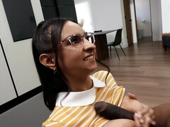 Gros seins, Sucer une bite, Brunette brune, En levrette, Faciale, Hd, Plan cul à trois