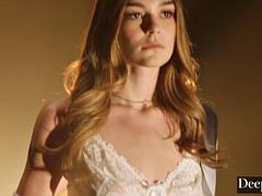 Noire, Blonde, Sucer une bite, Tir de sperme, Noir ébène, Interracial, Italienne, Nénés