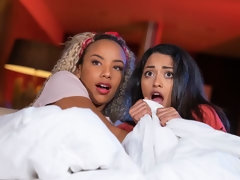 Cul, Blonde, Brunette brune, Noir ébène, Doigter, Interracial, Embrassement, Adolescente