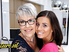69 negenenzestig, Bruinharig, Vingeren, Hd, Lesbisch, Likken, Rijpe lesbienne, Zuigen
