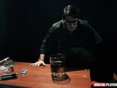 Amerikanisch, Asiatisch, Grosser schwanz, Braunhaarige, Party, Realität, Kurzes haar, Tätowierung