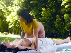 Brunette brune, Hard, Lesbienne, Massage, Mère que j'aimerais baiser, Huilée, Orgasme, Chatte