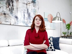 Lieveling, Grote mammen, Diep in de keel, Fetisj, Brillen, Roodharige vrouw, Stiefmoeder, Tieten likken