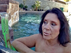 Amateur, Gorda, Hd, Maduro, Al aire libre, Piscina, Fumando, Voyeur