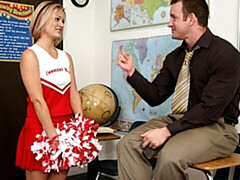 18 ans, Grosse bite, Blonde, Sucer une bite, En levrette, Cheveux courts, Maigrichonne, Adolescente