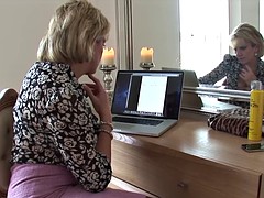 Блондинки, Дилдо, Мастурбация, Зрелые, Милф, Игрушки