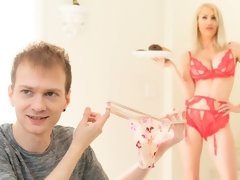 Blonde, Sucer une bite, Éjaculer dans la bouche, Tir de sperme, Partouze, Léchez, Adolescente, Nénés