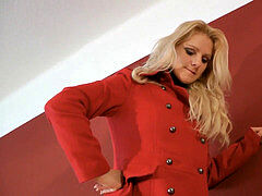 Naakte man aangeklede vrouw, Dominante vrouw, Meesteres