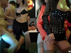 Rubia, Penetracion con dedos, Hd, Lesbiana, Fiesta, Perforación, Medias largas, Intercambio de parejas