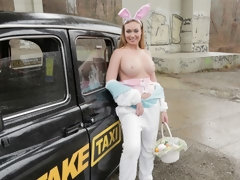 アナル, デカパイ, ブロンド, フェラチオ, 車, 手コキする, 淫乱熟女, ストリッピング