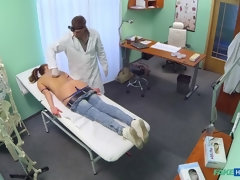 Leie, Arzt, Hundestellung, Handjob, Massage, Krankenschwester, Büro, Uniform